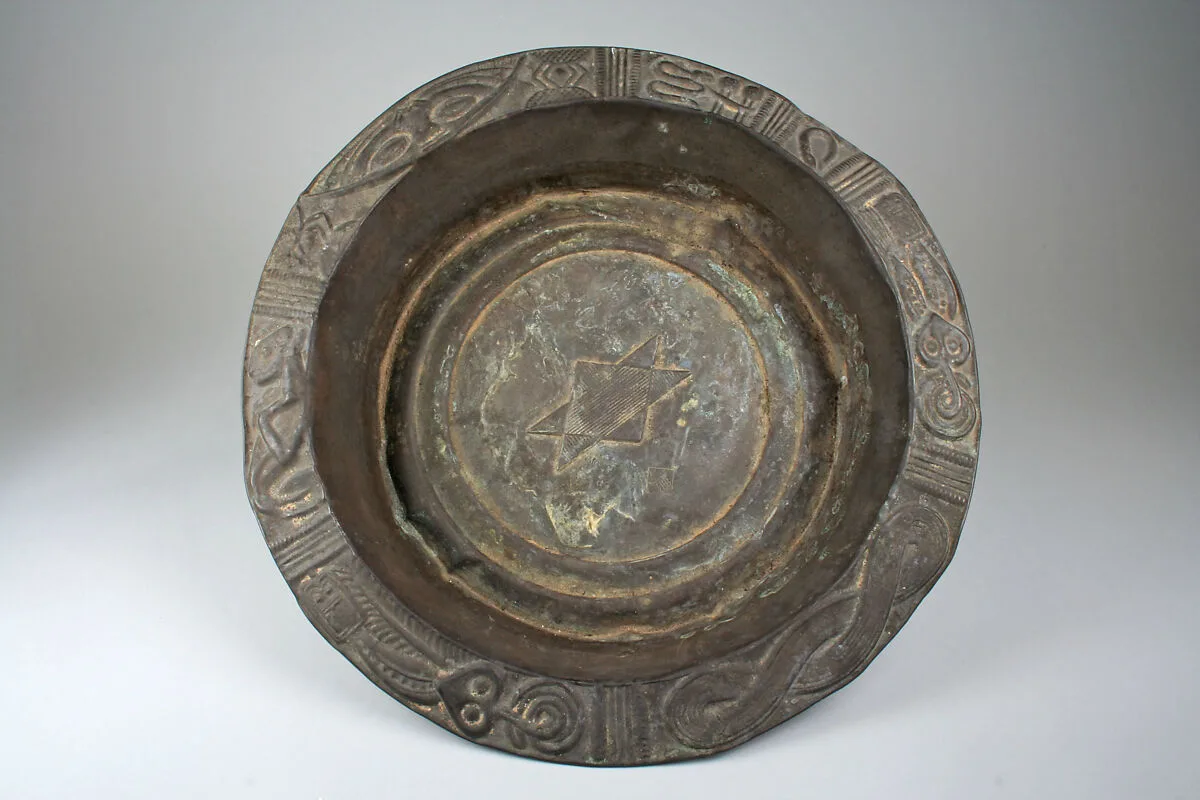 Ifa Divination Tray (Opon Ifa) — Unknown