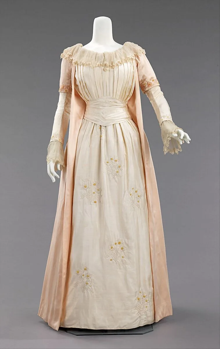 Tea gown — Liberty & Co.