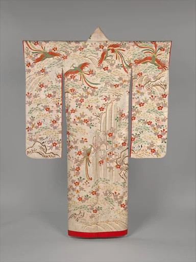 白綸子地滝松桜尾長鳥模様打掛|Over Robe (Uchikake) with Long-Tailed Birds in a Landscape