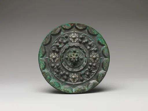 漢 星雲紋銅鏡|Mirror with dragons and knob-and-swirl design