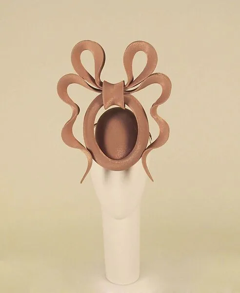 Hat — Philip Treacy