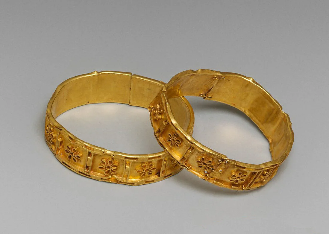 Gold and cloisonné bracelet — Unknown