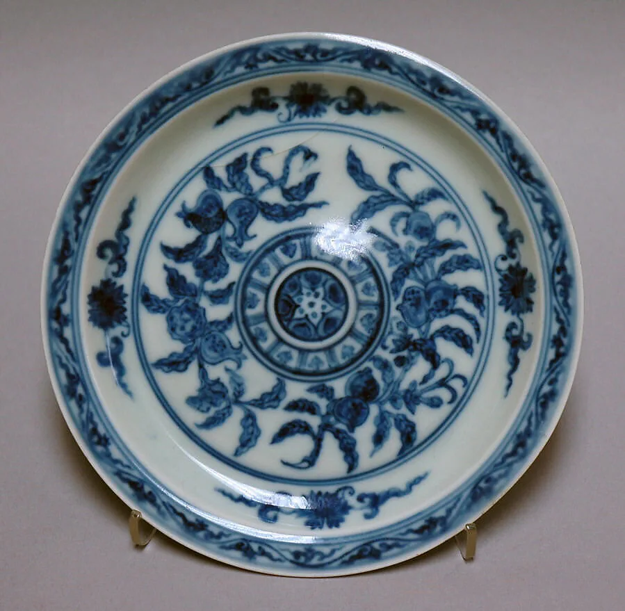明早期 景德鎮窯青花瑞果紋盞托|Saucer with pomegranates and peaches — Unknown