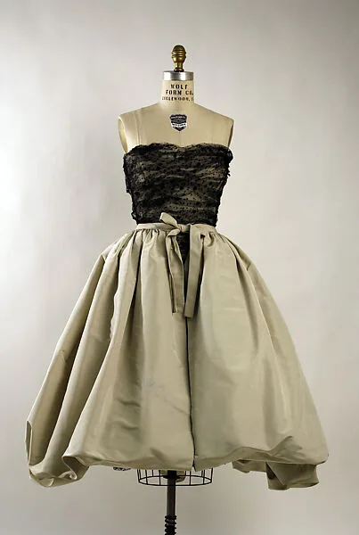 Evening dress — Cristobal Balenciaga|EISA