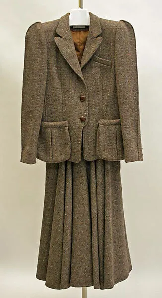 Suit — Emmanuelle Khanh