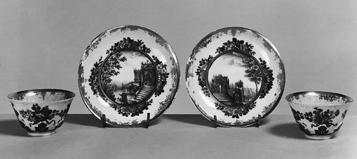 Pair of teabowls and saucers — Meissen Manufactory|Johann Friedrich Metzsch