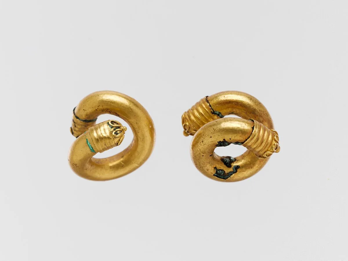 Gold and copper alloy spiral — Unknown