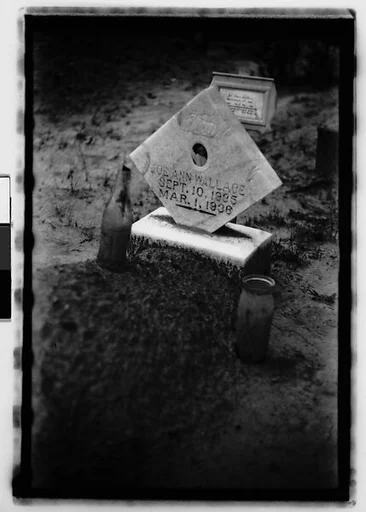 [Grave with Headstone, Alabama]