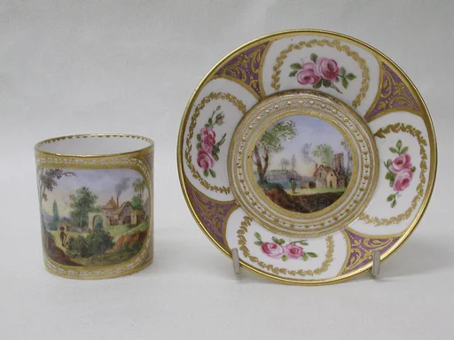 Cup and saucer (gobelet litron et soucoupe)