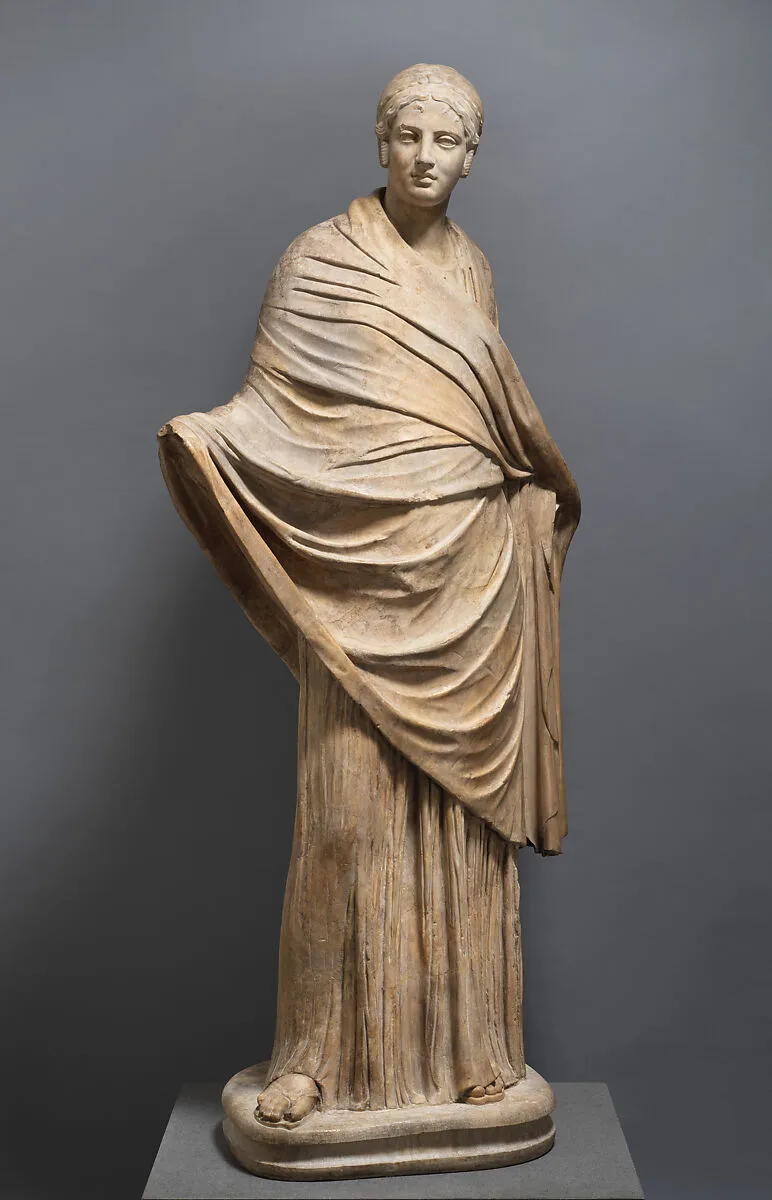 Marble statue of a girl — Unknown