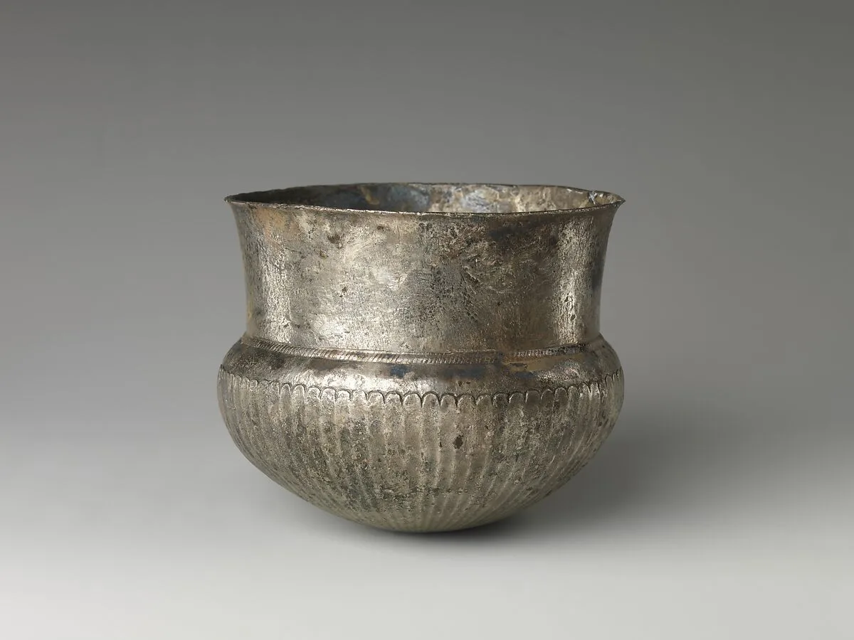 Bowl with flutes from shoulder to rosette at base and with inscribed weight — Unknown