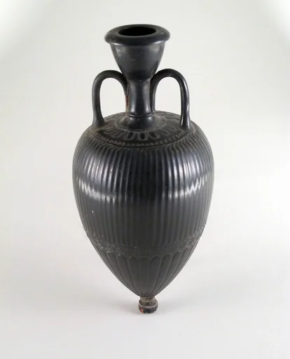 Terracotta amphoriskos (flask)