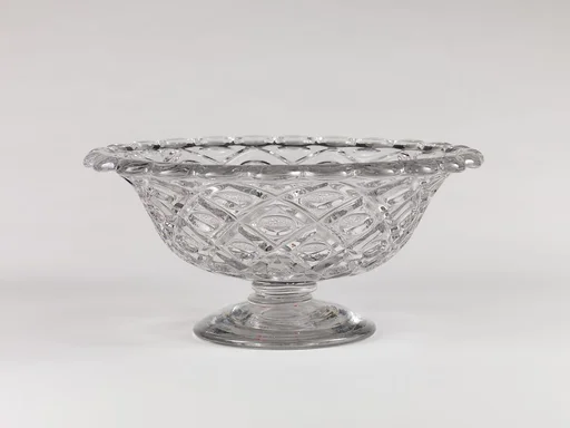 Footed bowl
