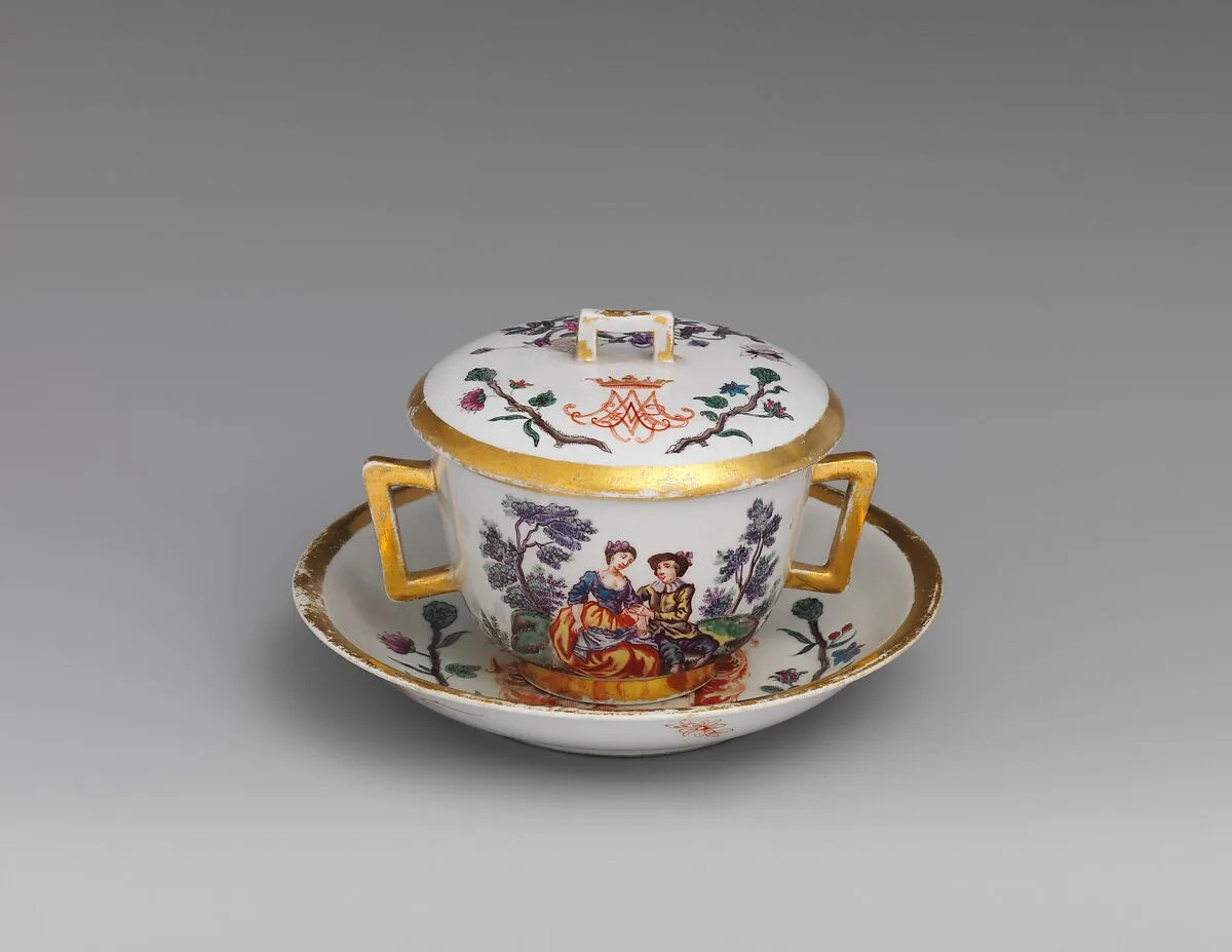 Small tureen and stand — Johann Karl Wendelin Anreiter von Zirnfeld|Vienna|Claudius Innocentius Du Paquier period
