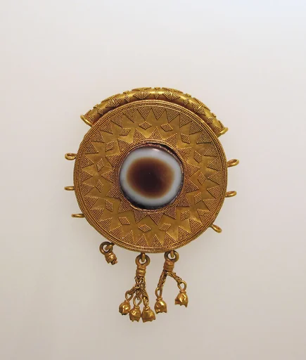 Pendant disc with bells