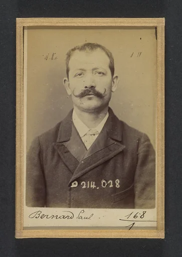 Bernard. Paul, Auguste. 32 ans, né à Crest (Drôme). Employé. Excitation au meurtre, anarchiste. 11/2/94.