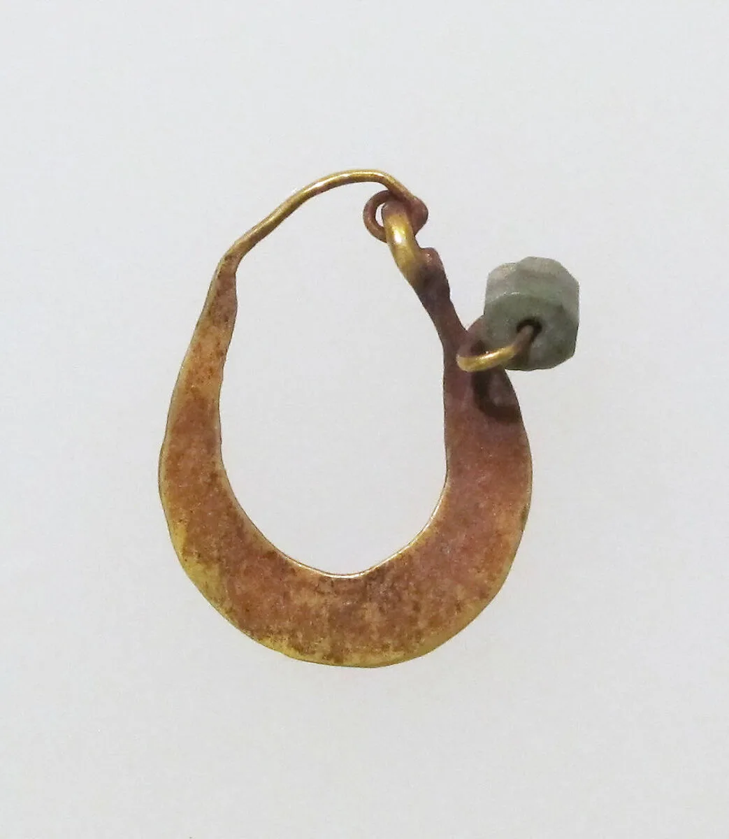 Earring, crescent-shaped — Unknown