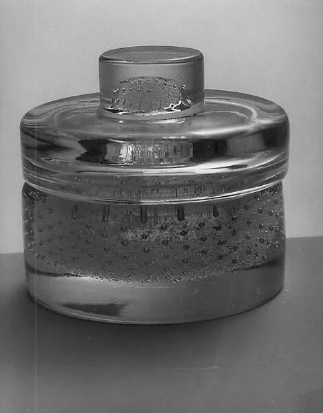 Toilet box with cover — Venezia-Murano Company