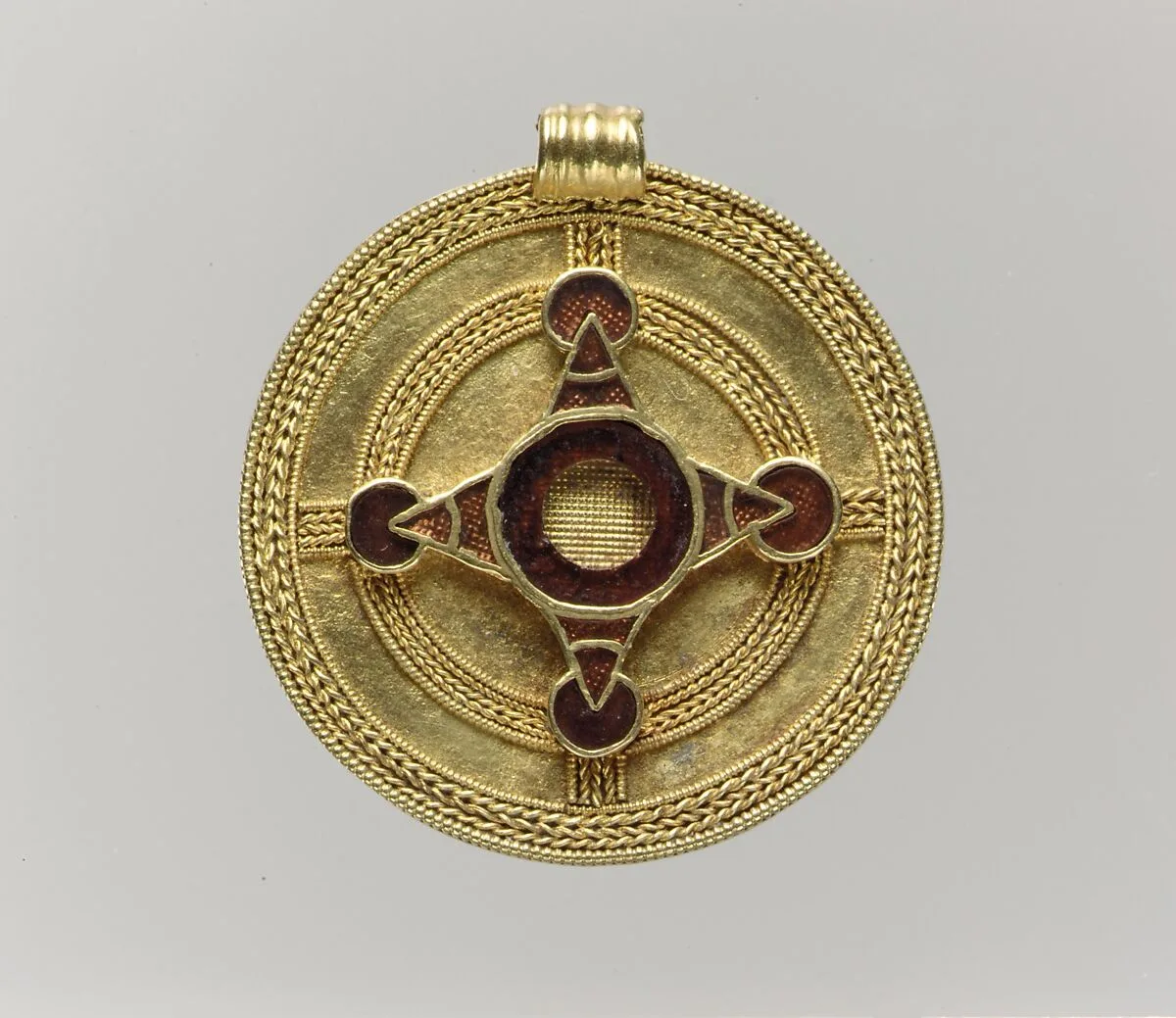 Pendant — Unknown