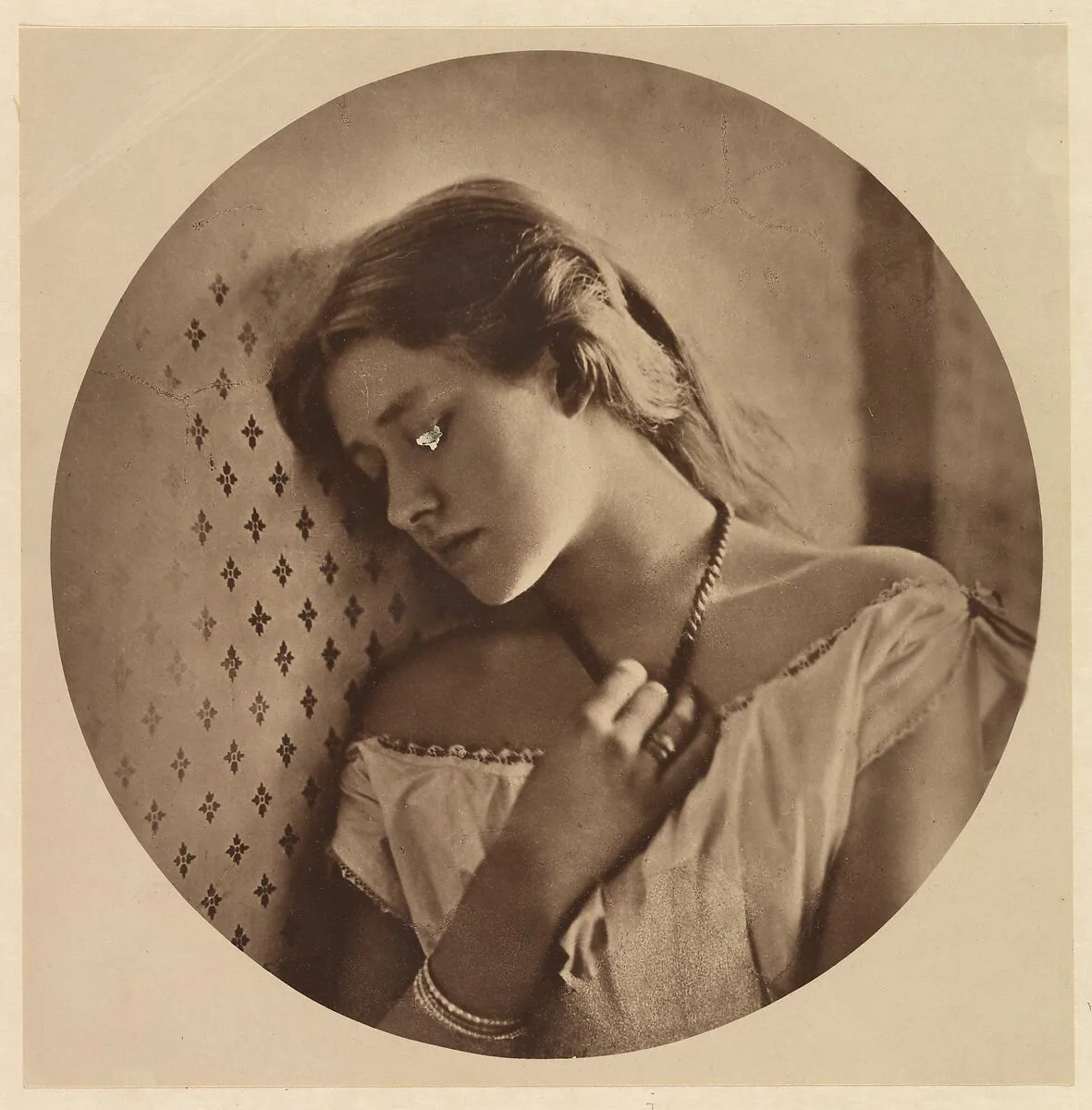 Ellen Terry, at the age of sixteen — Julia Margaret Cameron|The Autotype Company