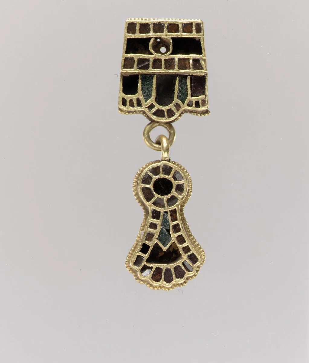 Collar Pendant — Unknown