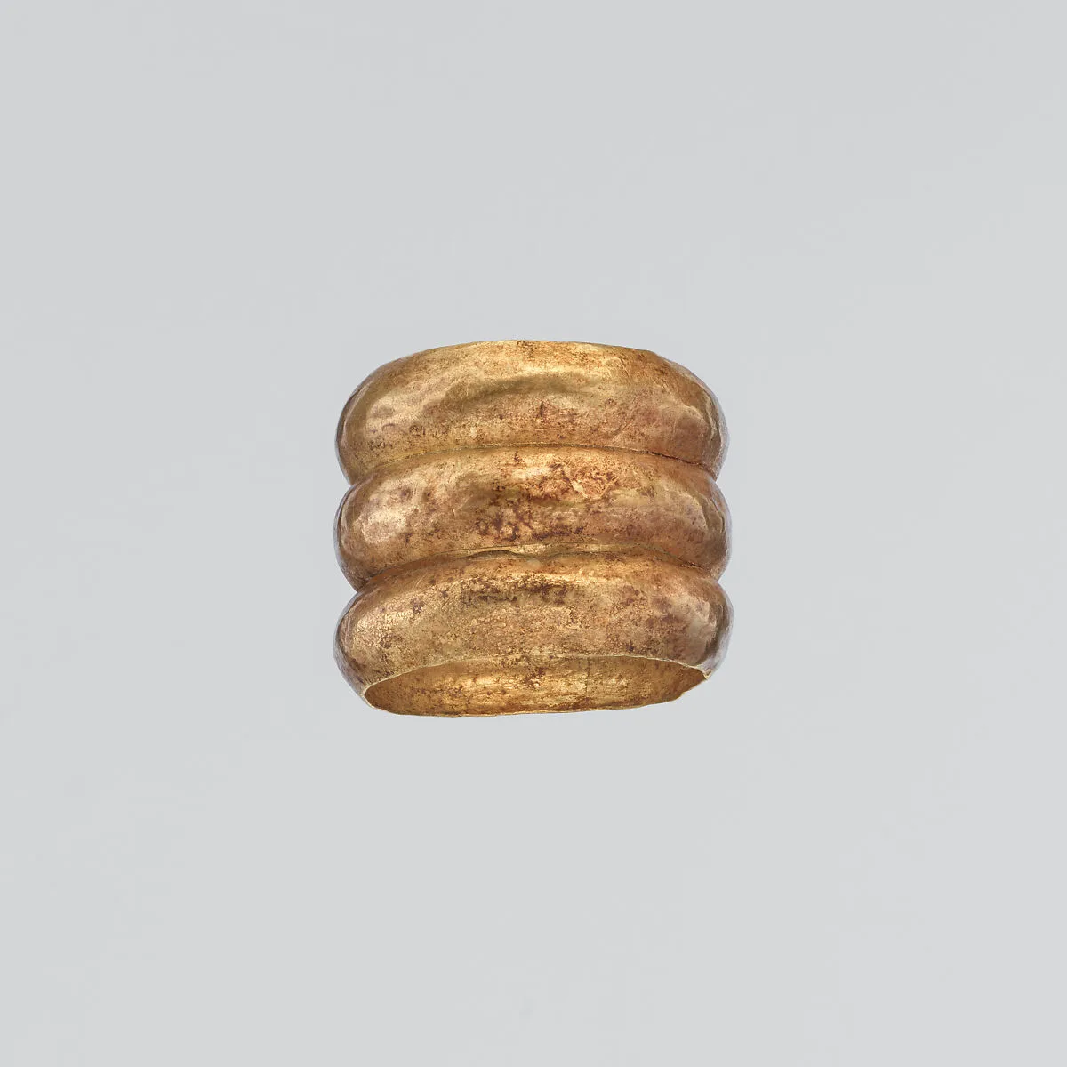 Multiple gold ring — Unknown