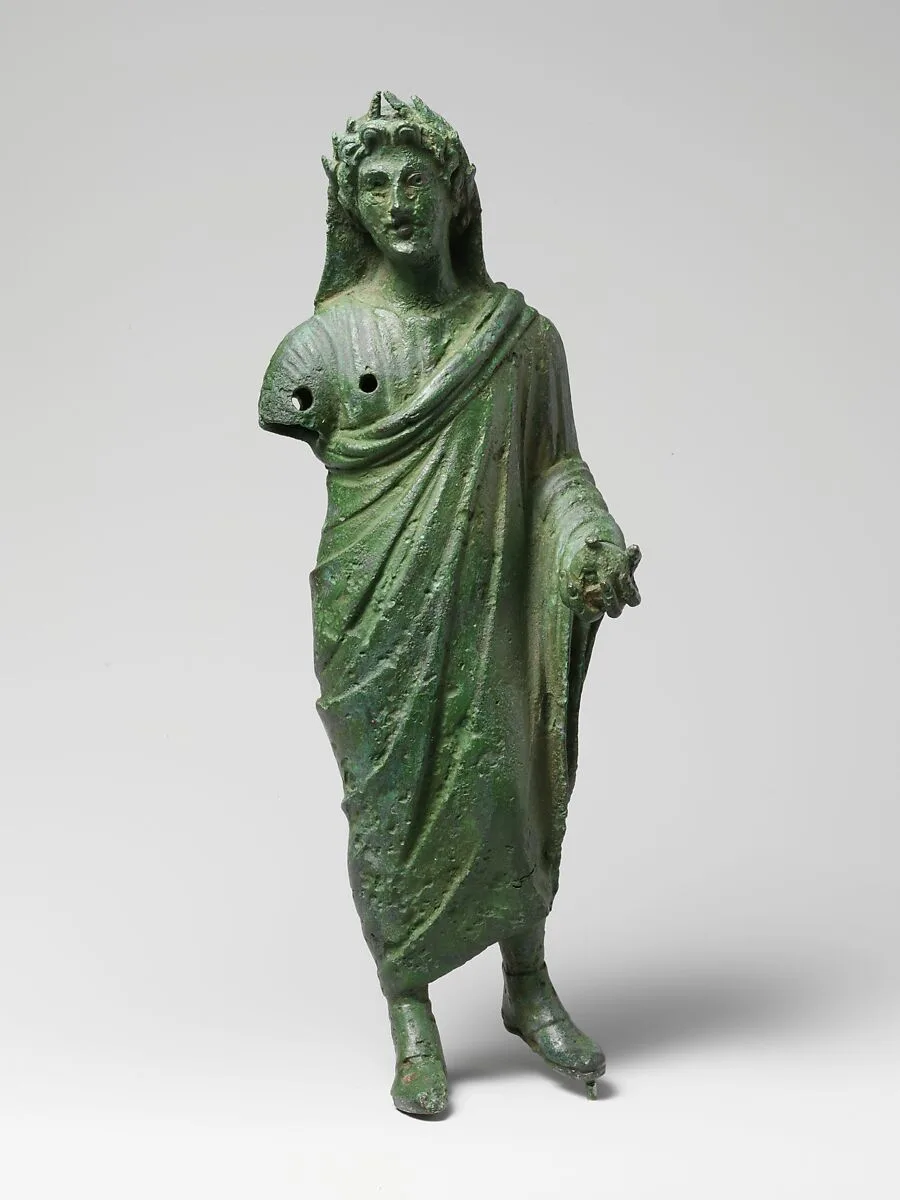Bronze statuette of a priest sacrificing — Unknown