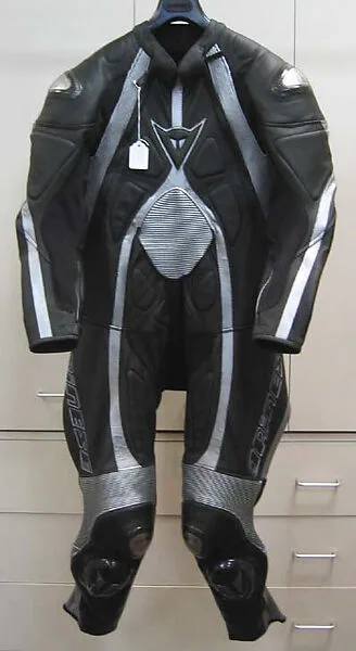 Suit — Dainese