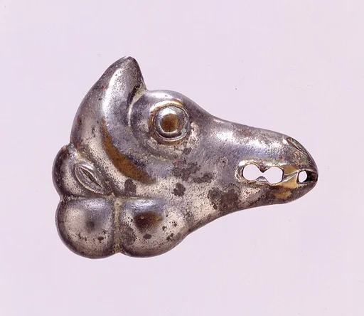 對獸紋青銅牌飾|Harness Ornament in the Shape of a Camel's Head