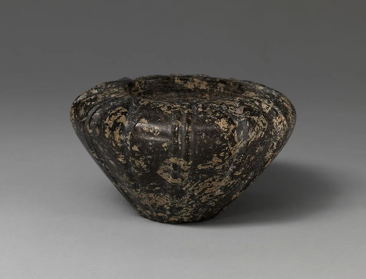 Serpentine blossom bowl — Unknown