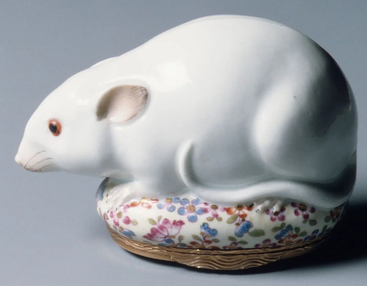 Snuffbox in the form of a rat — Meissen Manufactory