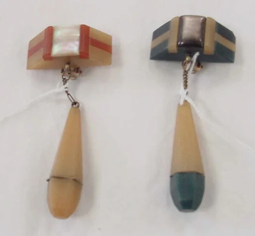 Clip earrings
