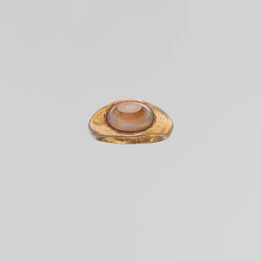 Gold and banded agate ring