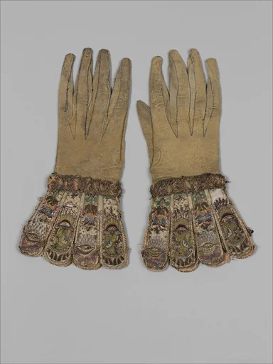 Pair of gloves