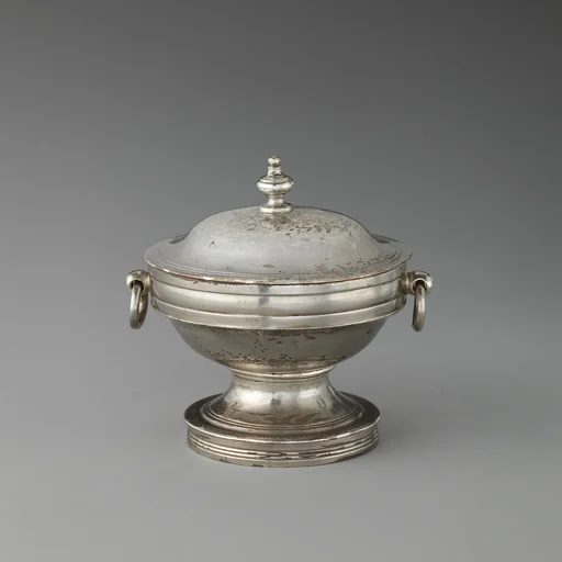 Miniature tureen with cover