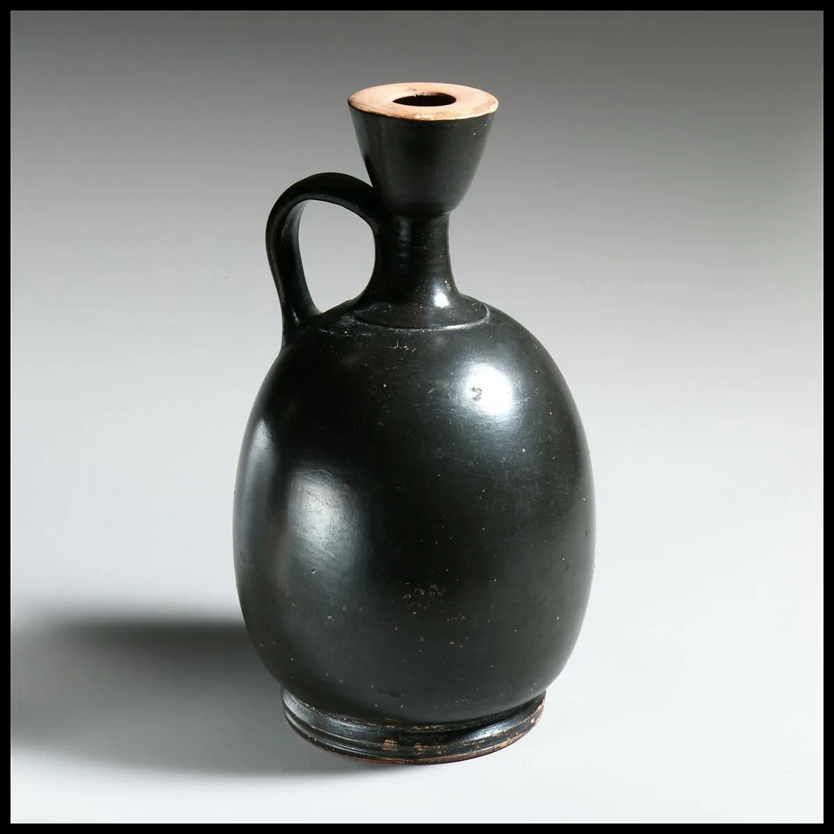 Terracotta squat lekythos (oil flask) — Unknown