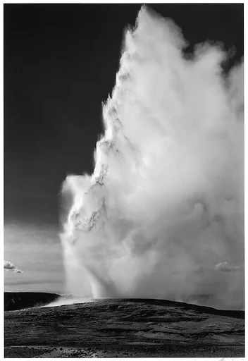 Old Faithful Geyser, Yellowstone National Park, Wyoming
