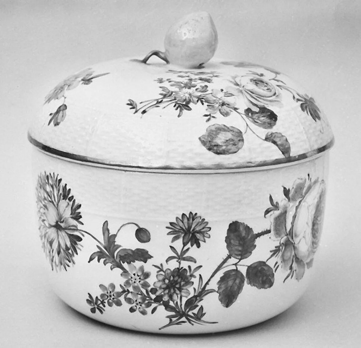 Bowl with cover — Meissen Manufactory