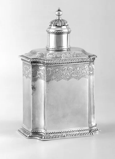 Tea caddy
