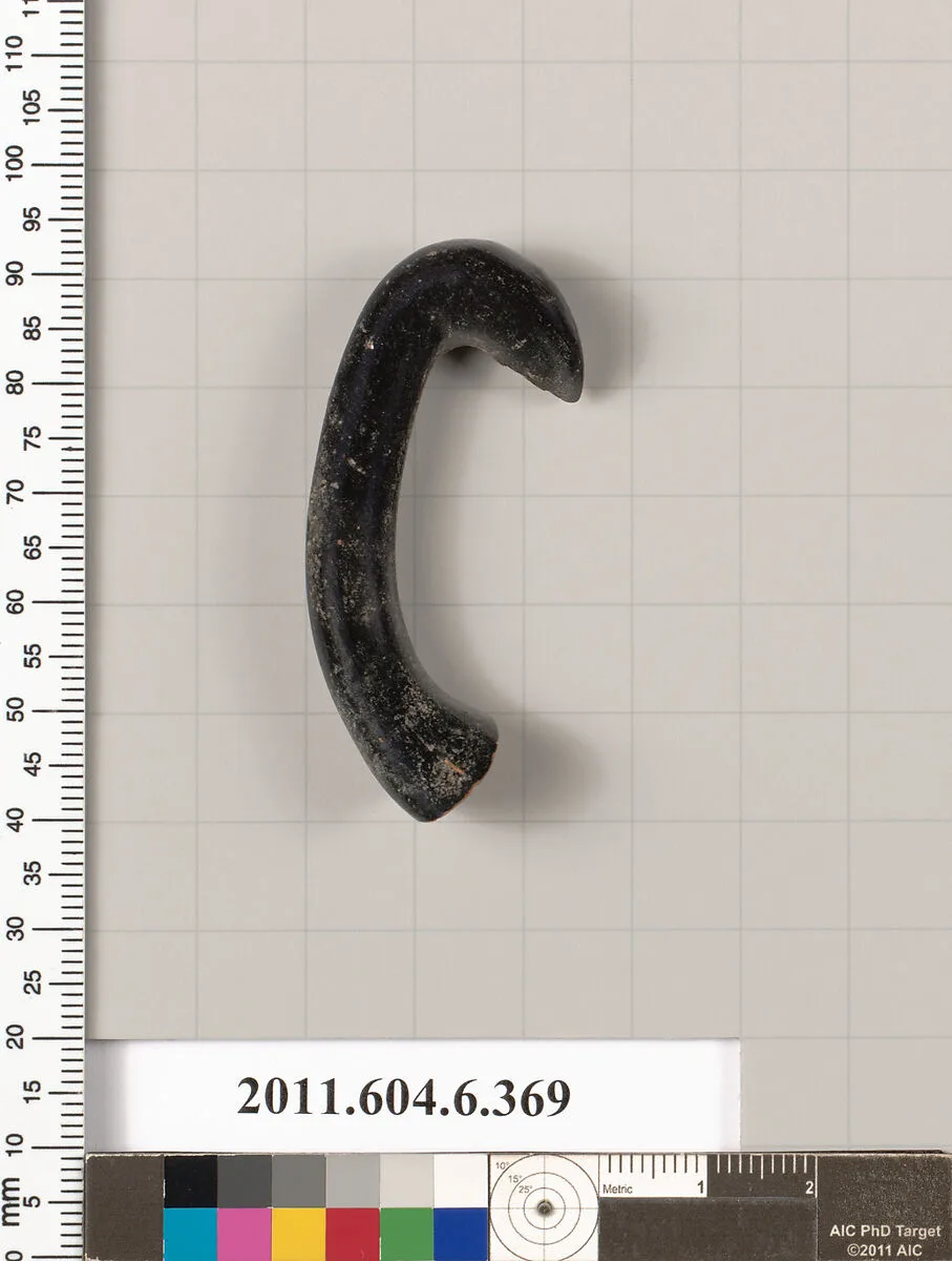 Terracotta fragment of an undetermined shape — Unknown