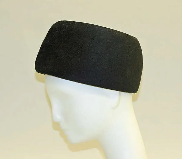 Pillbox hat — House of Balenciaga|Cristobal Balenciaga