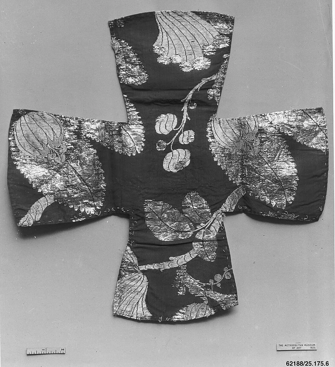 Paten veil (Diskokalumma) — Unknown