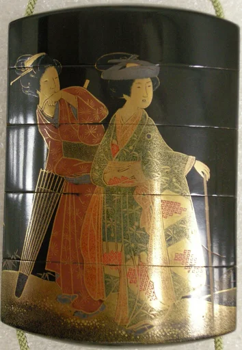 美人蒔絵印籠|Inrō with Woman and Attendant; Man Reading Characters on a Stone Road Marker (reverse)