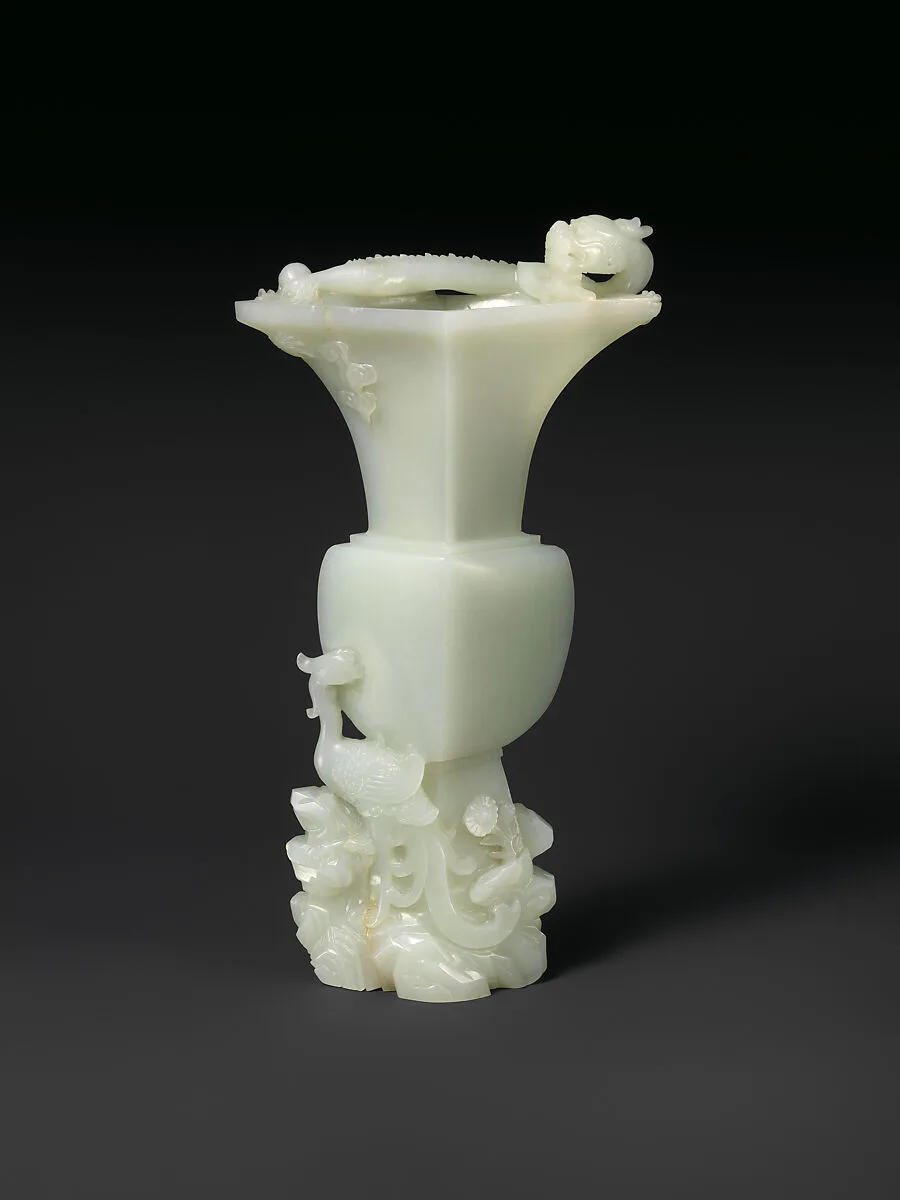 清中期 玉龍鳳方觚|Vase with dragon and phoenix — Unknown