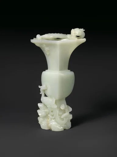 清中期 玉龍鳳方觚|Vase with dragon and phoenix