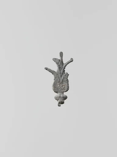 Lead ornament in the form of a bud