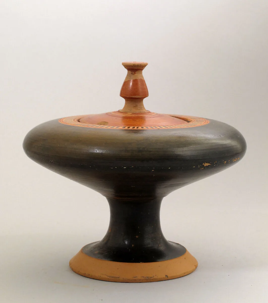 Plemochoe with lid — Kothons Type B