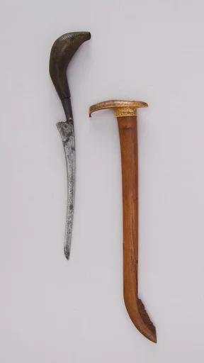 Knife (Bade-bade) with Sheath