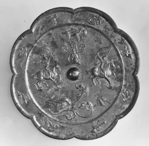 唐 狩獵紋銅鏡|Mirror with hunting scene