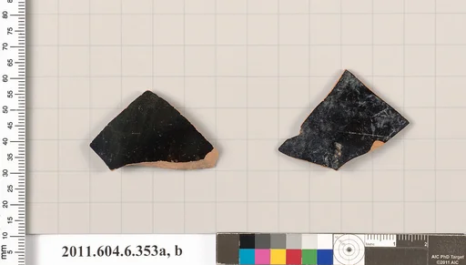 Terracotta fragments of closed shapes